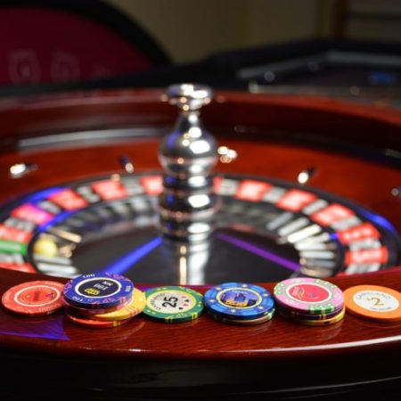 What are the benefits of online casino gambling