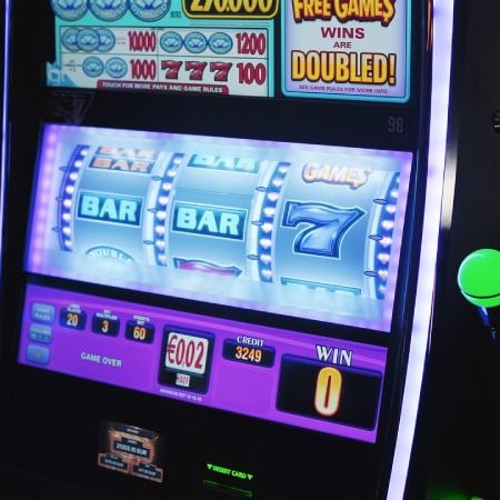 Does stopping the reels affect the outcome of online slots