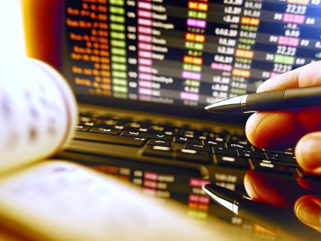 Mitä on arvovedonlyönti käyttämällä kertoimien vertailua?