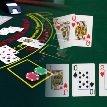 7 Differences Between Blackjack and Poker Players